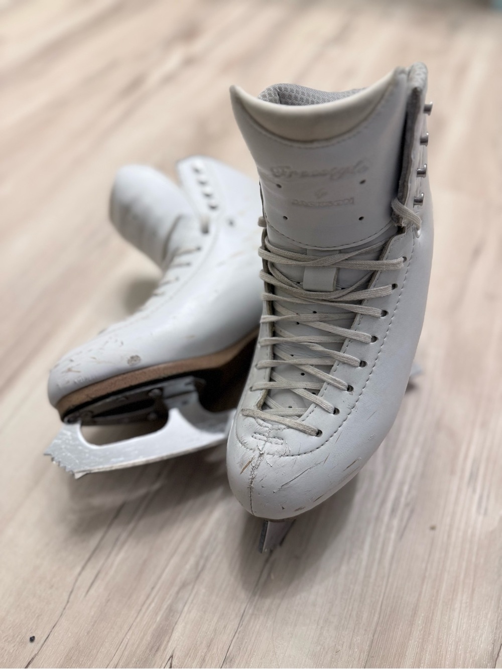 JACKSON Girls Ice Figure Skates - 5W